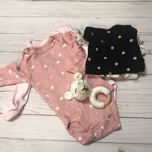 set of 4 body suits: 2 short sleeves and 2 long sleeves with overlaps